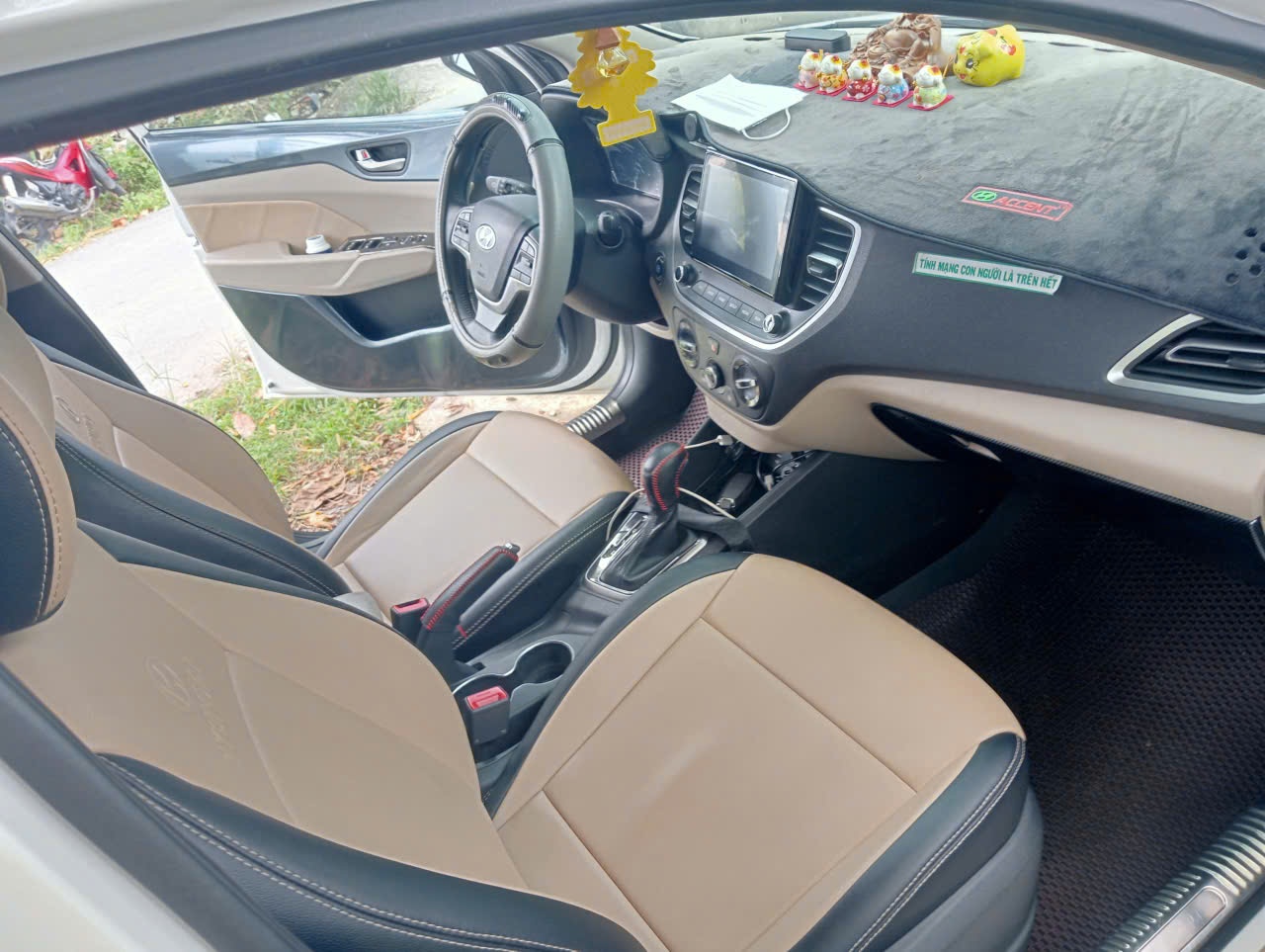 Hyundai Accent 1.4 AT tiêu chuẩn 2023 - Nội thất 7