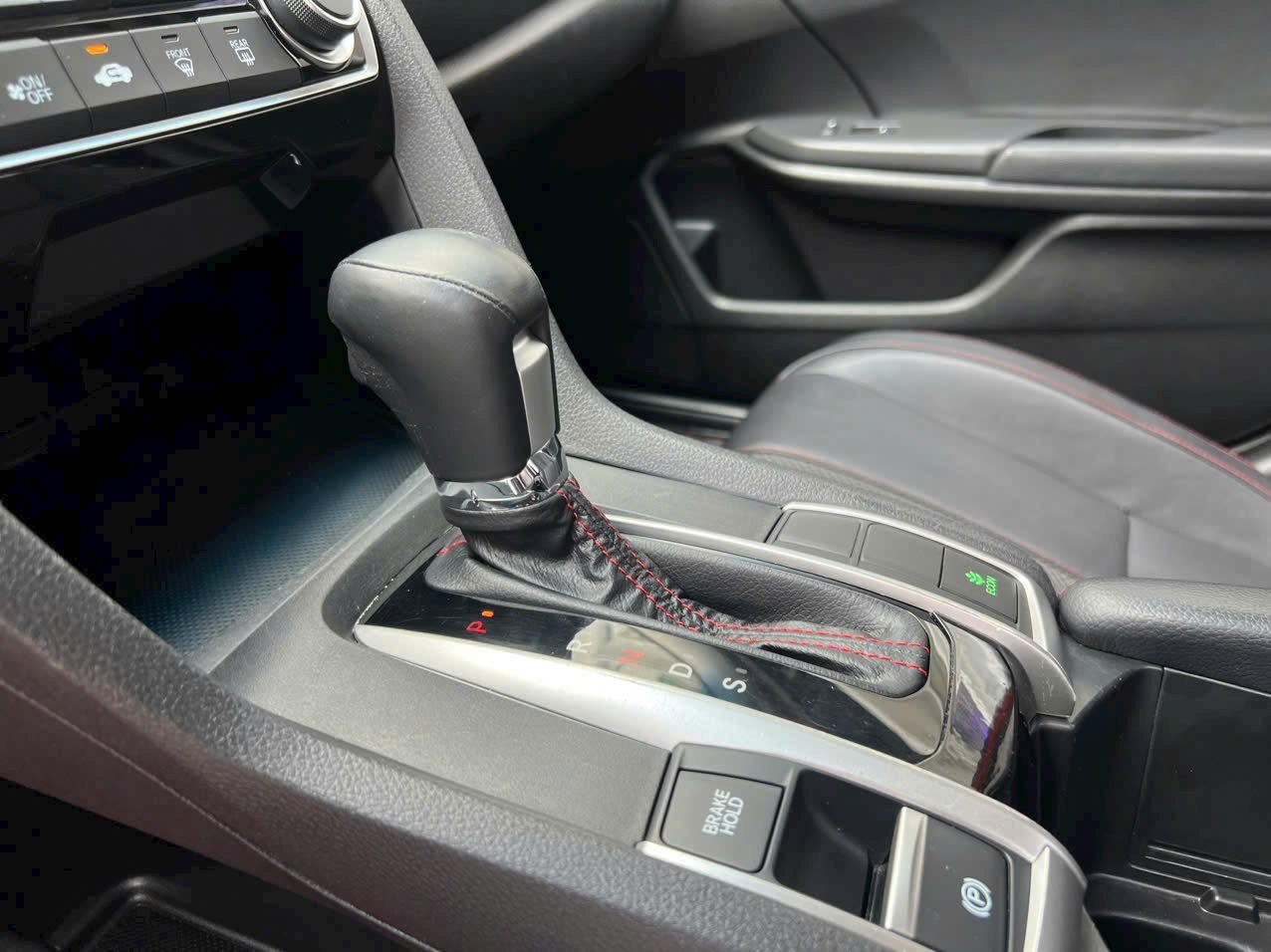 Honda Civic RS 1.5 AT 2019 - Nội thất 3