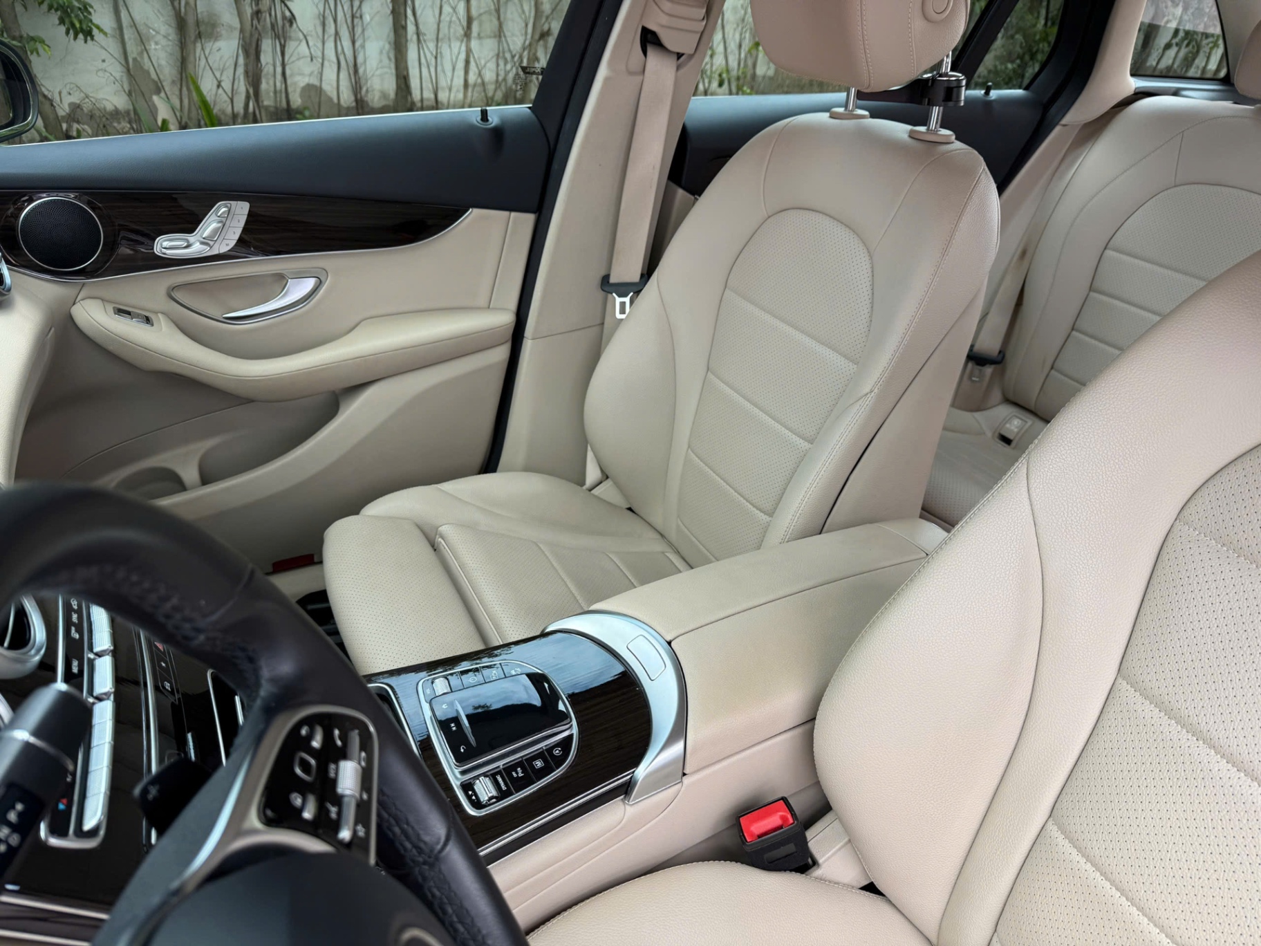 Mercedes GLC200 2021 - Nội thất 1
