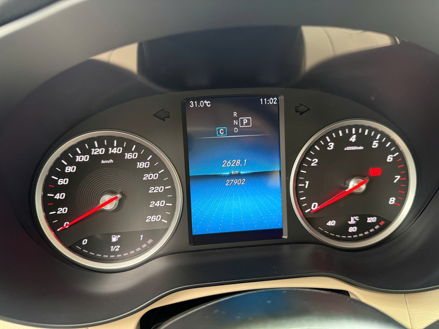 Mercedes GLC200 2021 - Nội thất 2