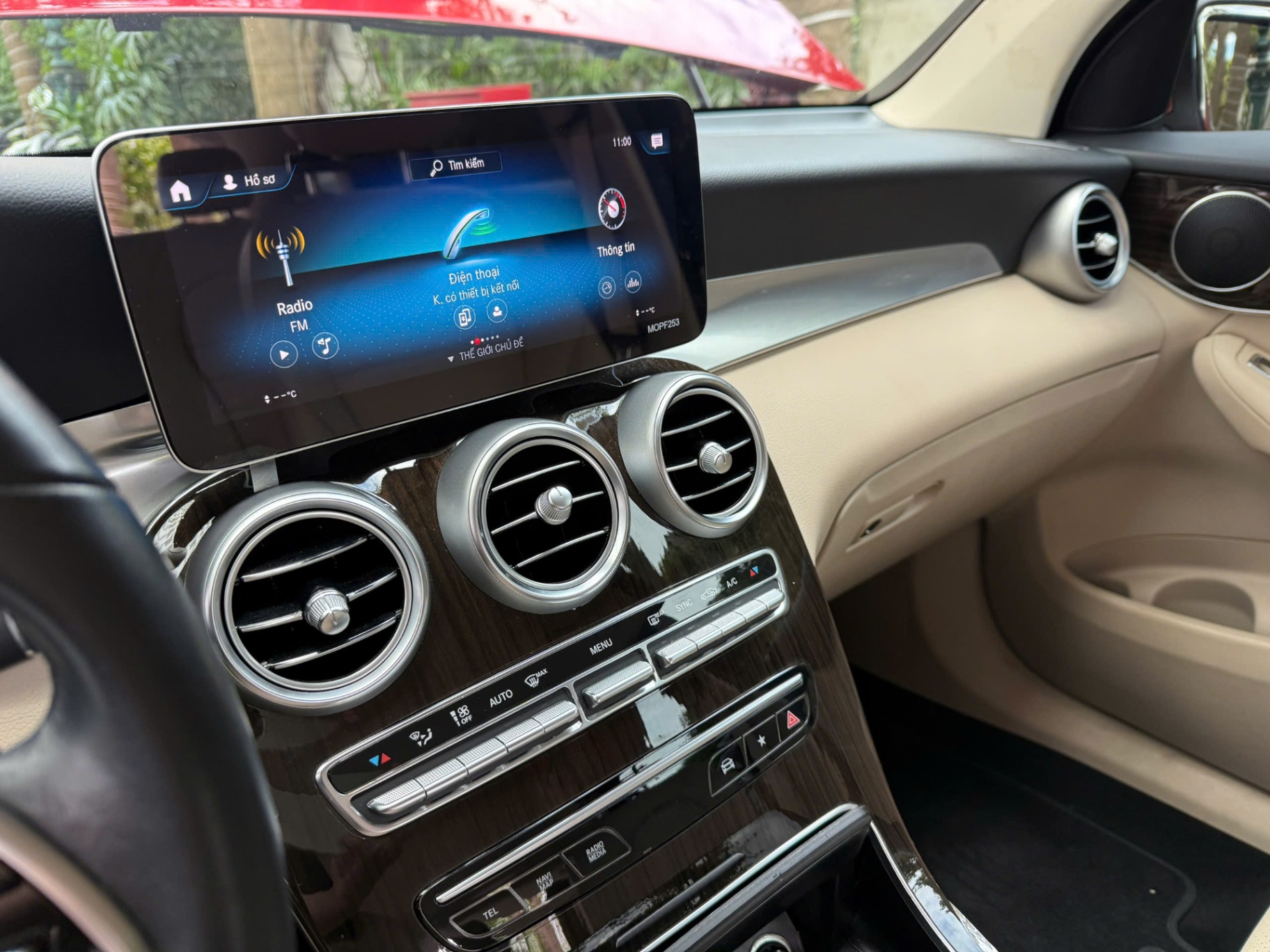 Mercedes GLC200 2021 - Nội thất 3