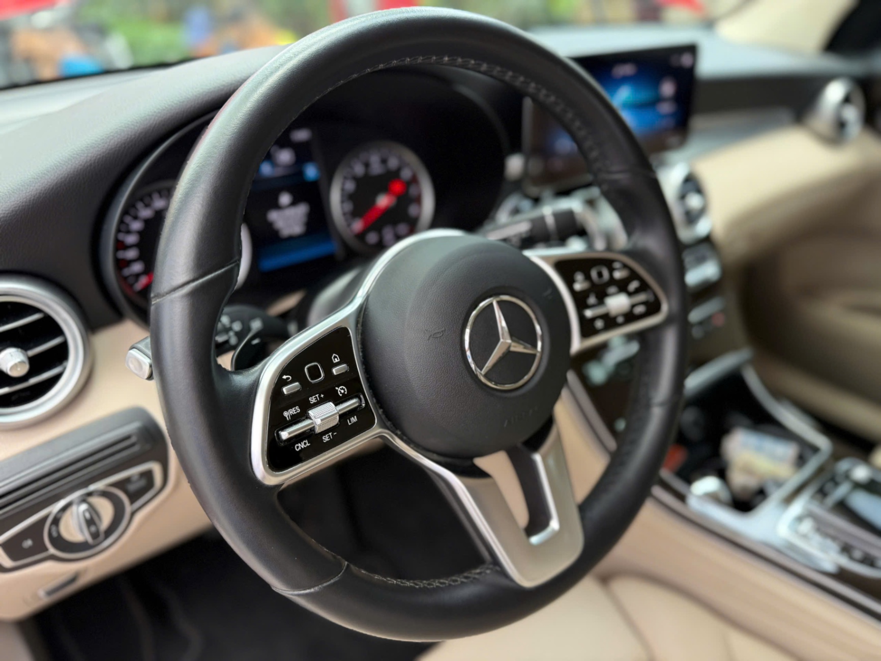 Mercedes GLC200 2021 - Nội thất 5