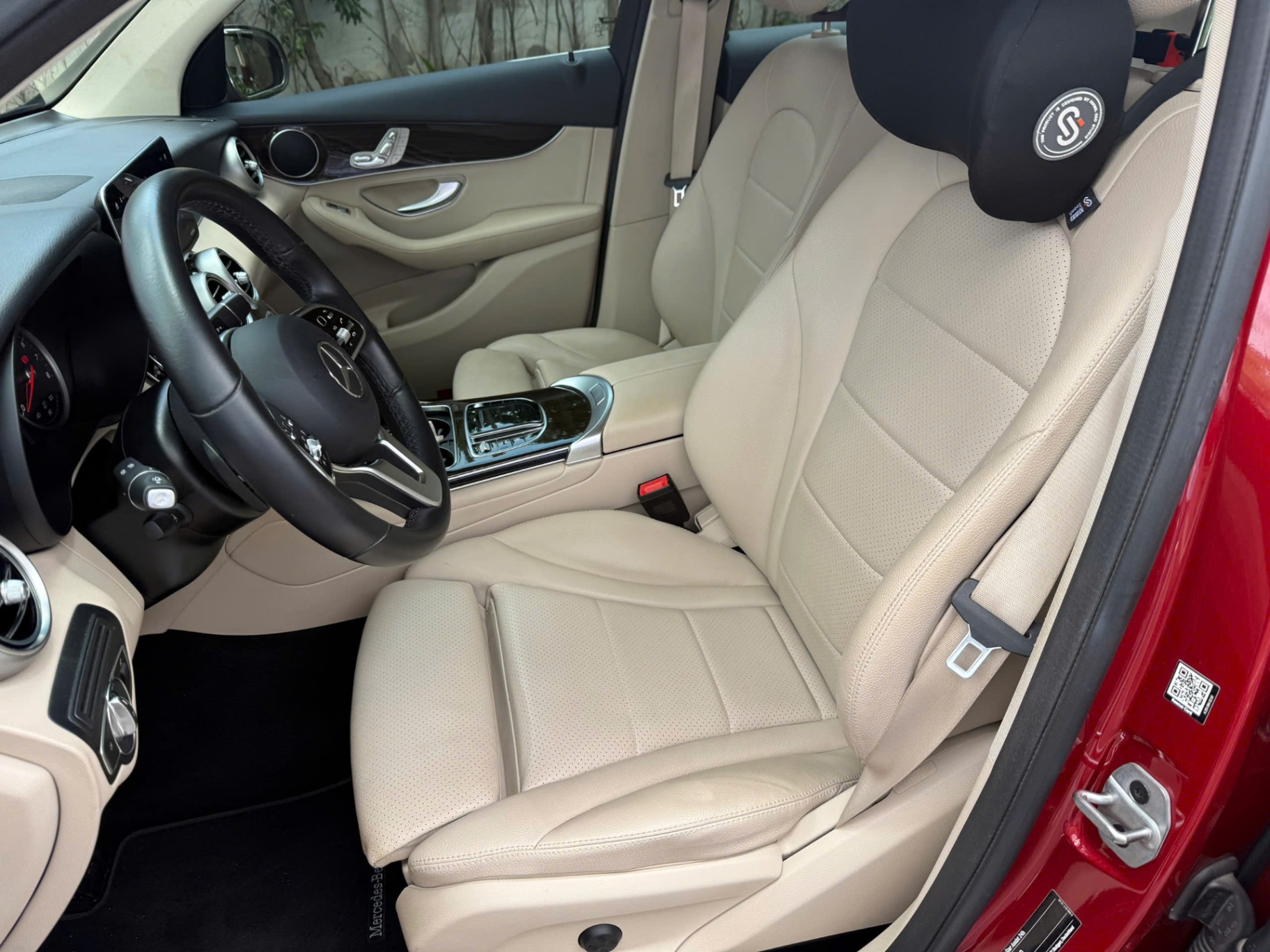 Mercedes GLC200 2021 - Nội thất 6