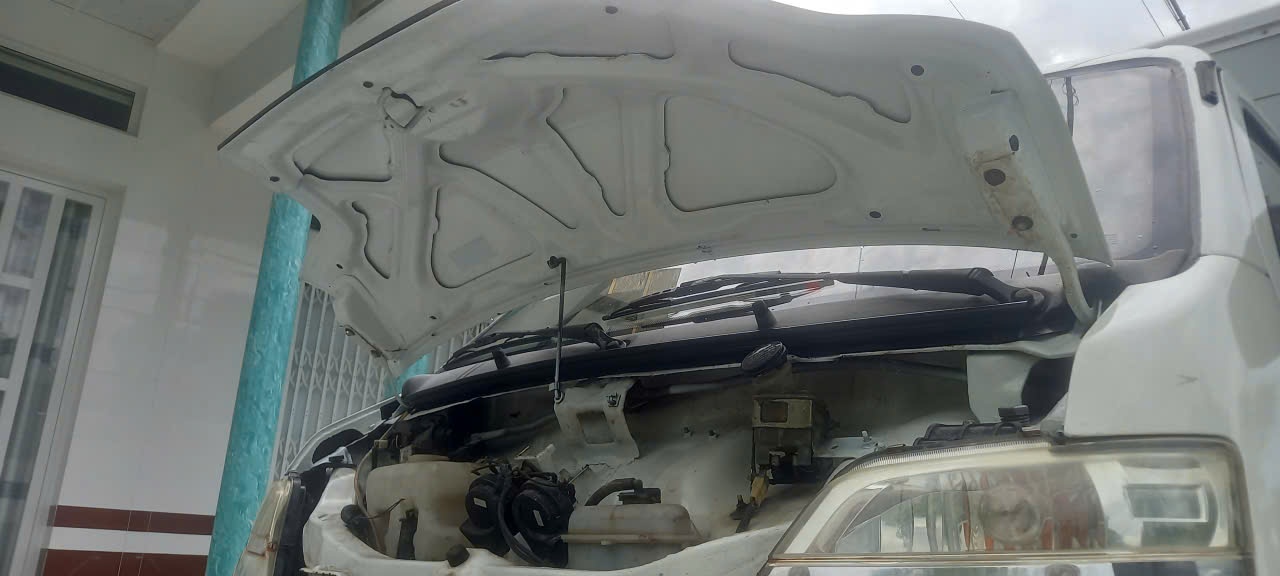 Changan tải thùng kín 710kg 2017 - Khoang động cơ 1