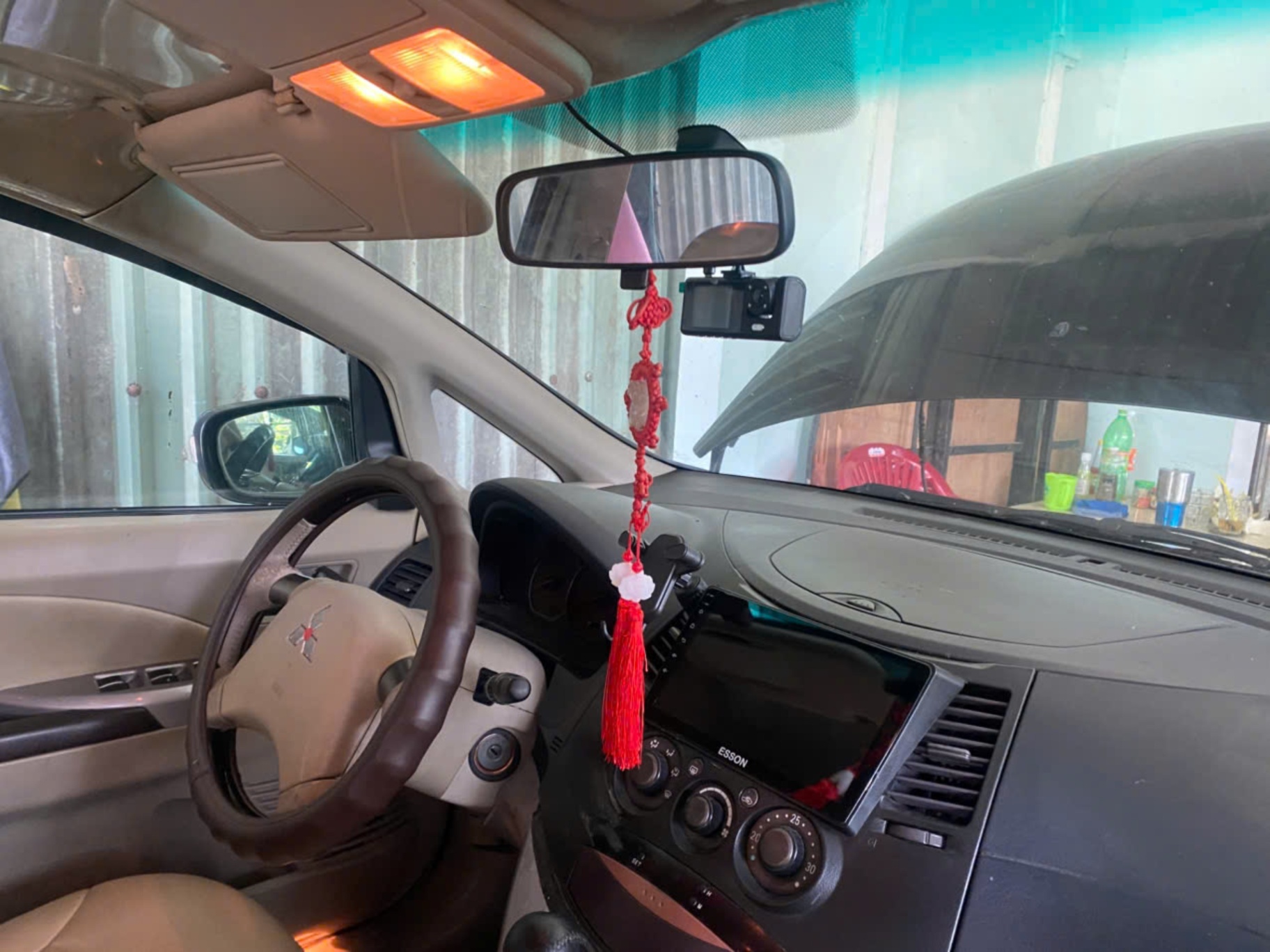 Mitsubishi Grandis 2004  - Nội thất 1