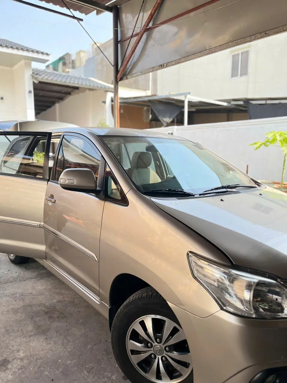 Toyota Innova 2.0G 2015  - Ngoại thất 11