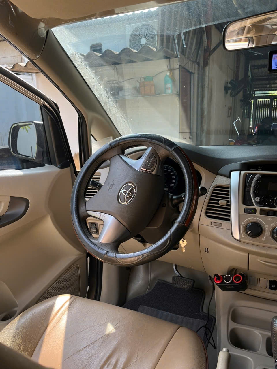Toyota Innova 2.0G 2015  - Nội thất 2