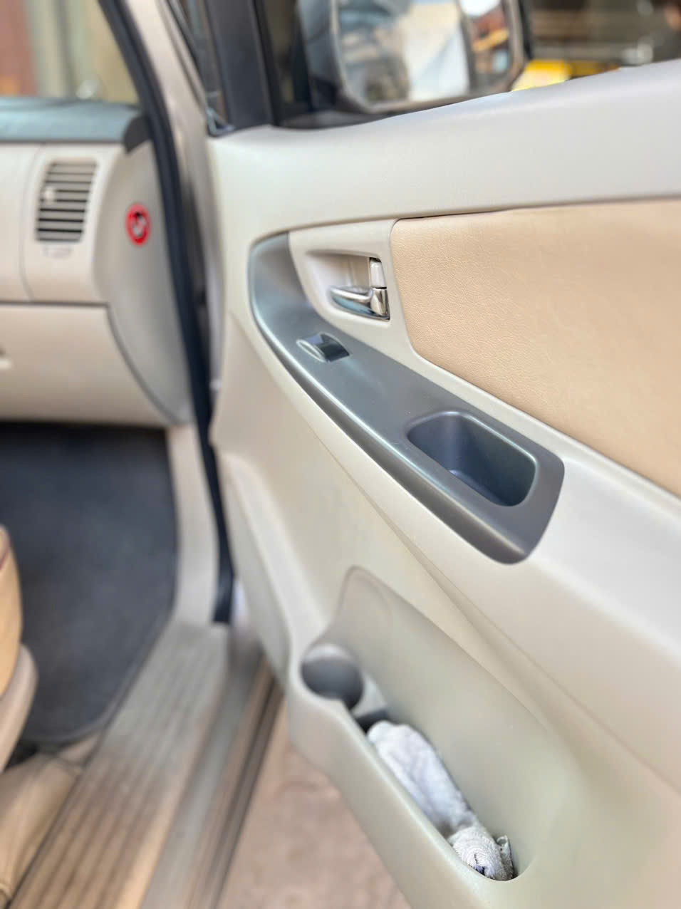 Toyota Innova 2.0G 2015  - Nội thất 11