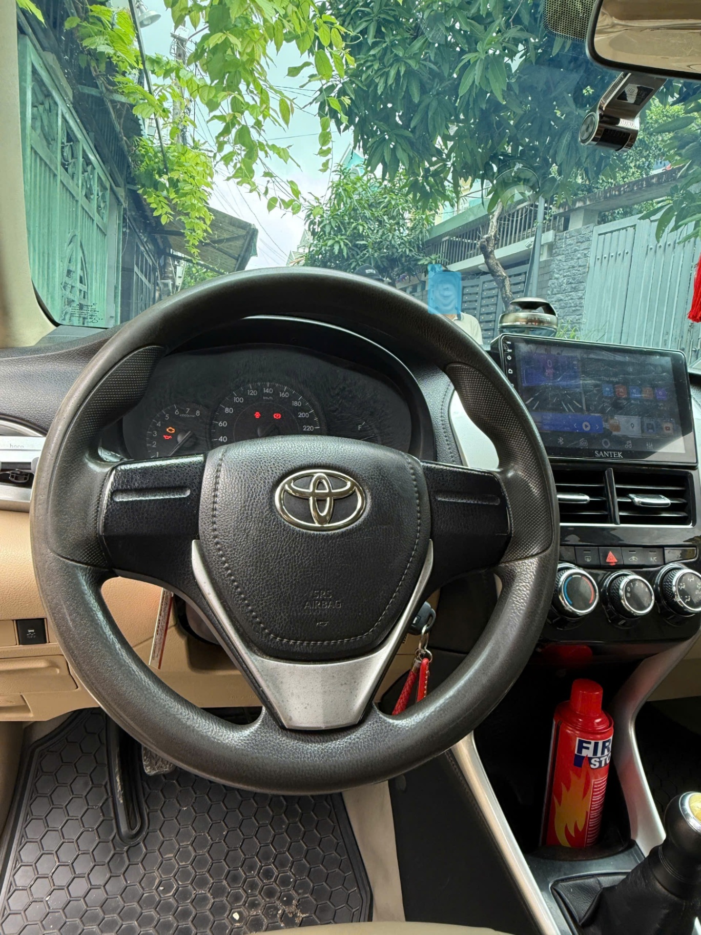Toyota Vios E 1.5 MT 2018 - Nội thất 11