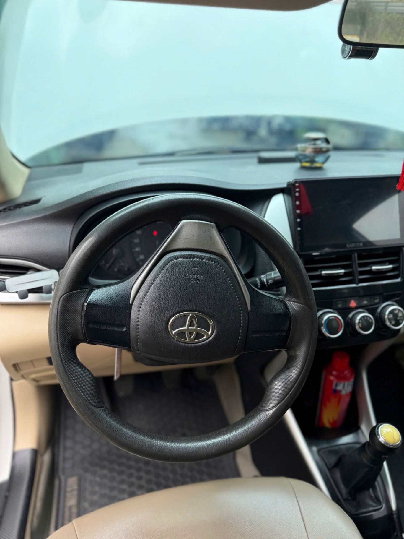 Toyota Vios E 1.5 MT 2018 - Nội thất 9