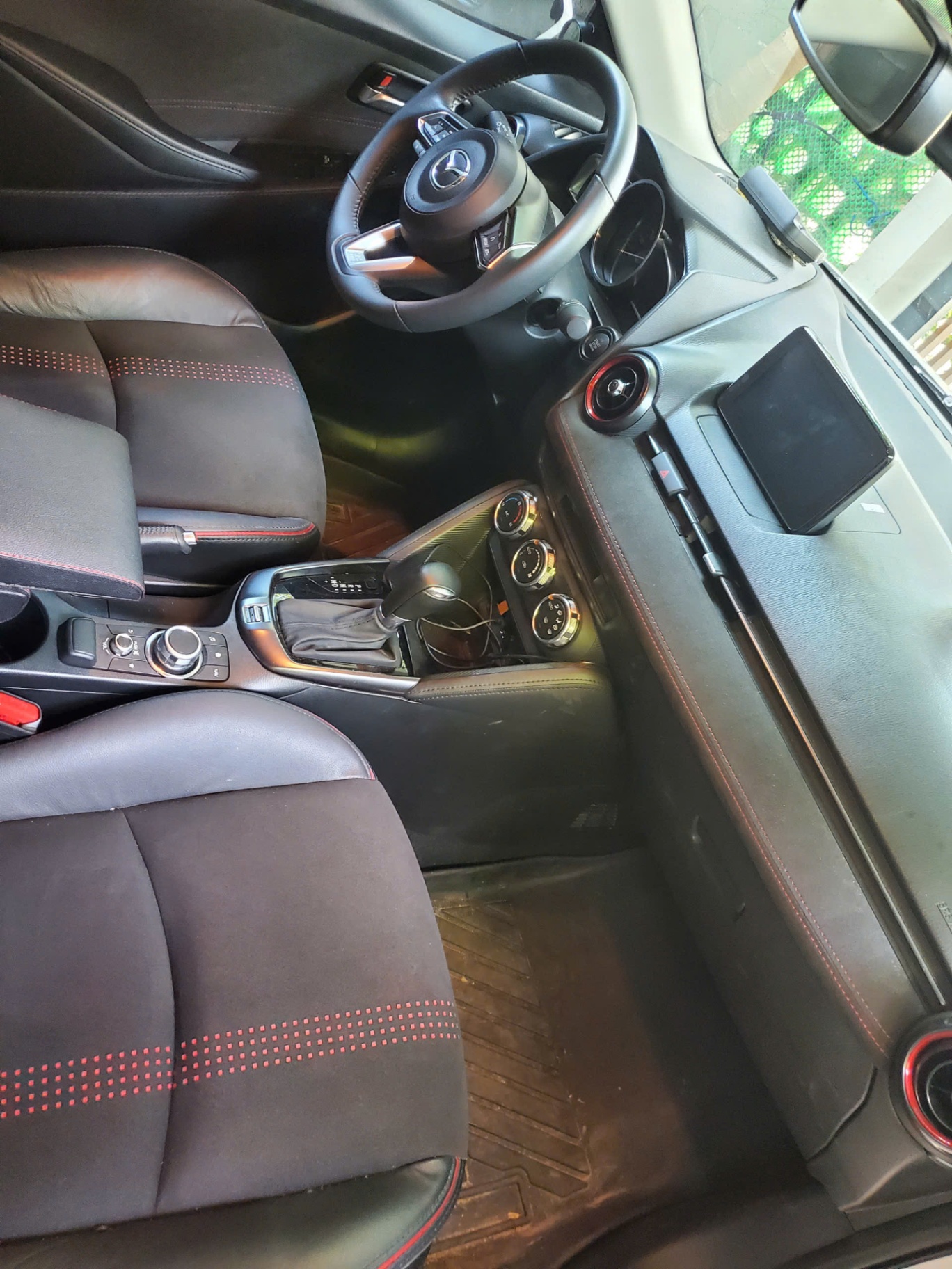 Mazda 2 Luxury 2024 - Nội thất 2