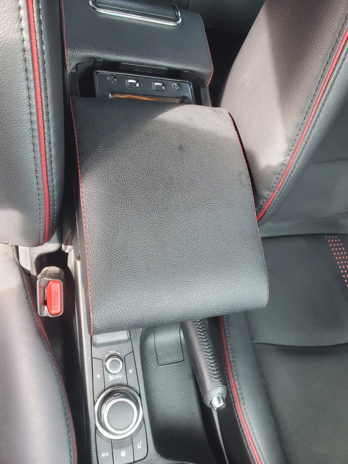 Mazda 2 Luxury 2024 - Nội thất 6