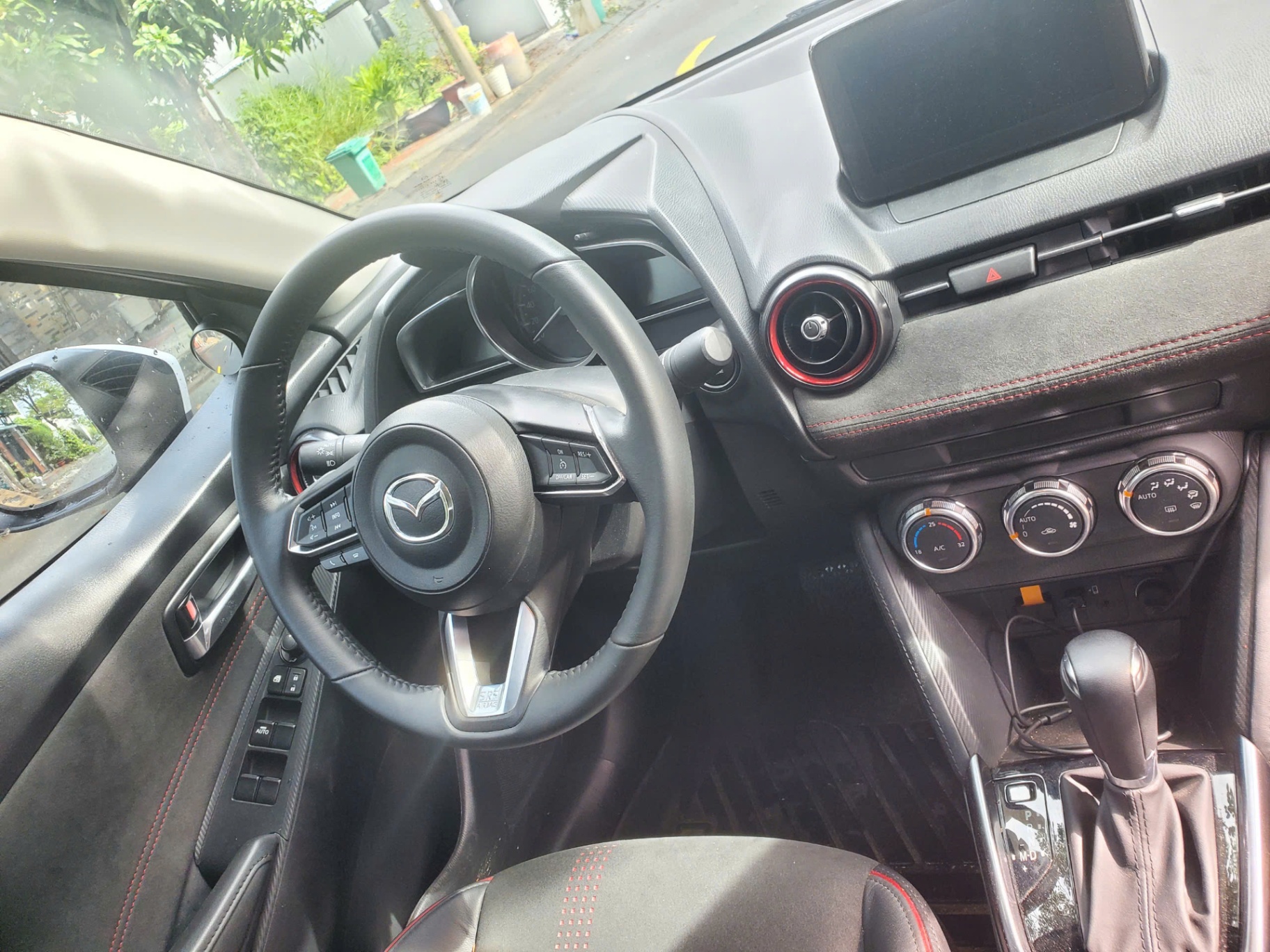 Mazda 2 Luxury 2024 - Nội thất 8