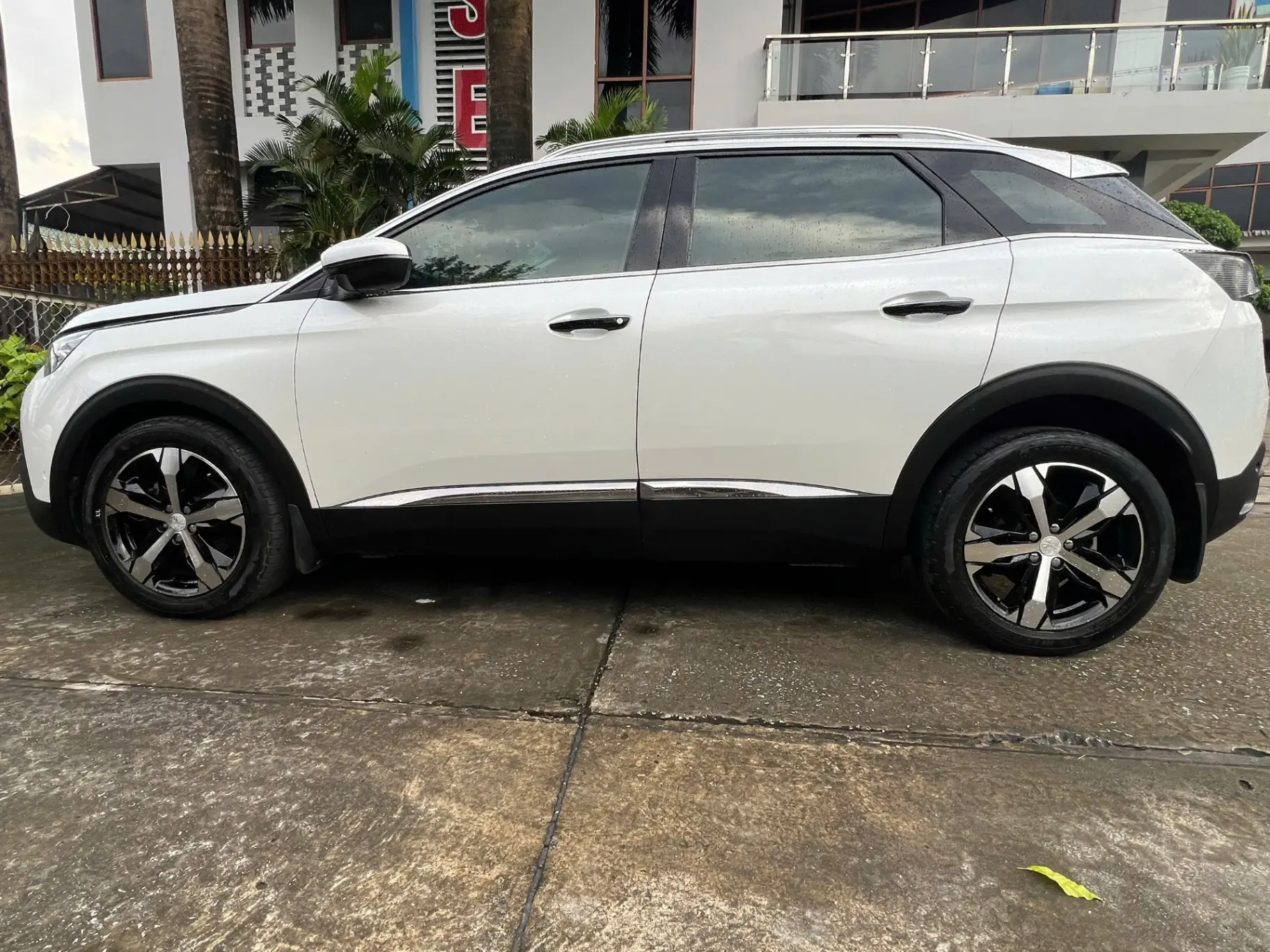 Peugeot 3008  - Ngoại thất 9