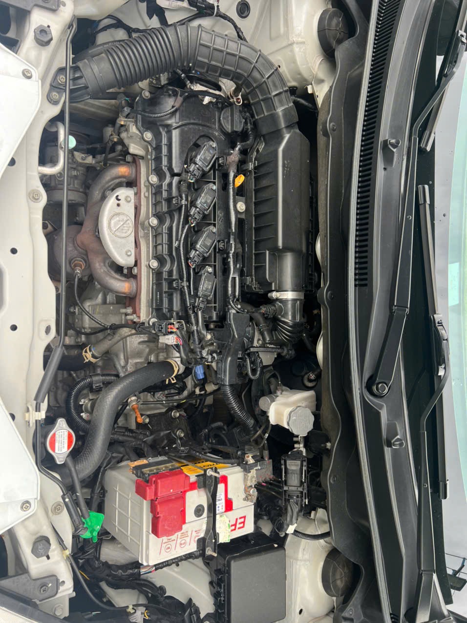 etiga hybrid 2022 - Khoang động cơ 1