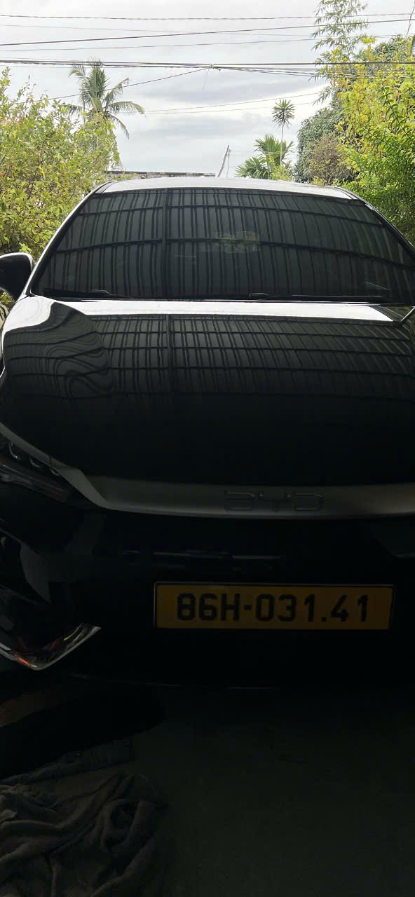 BYD M6 Điện