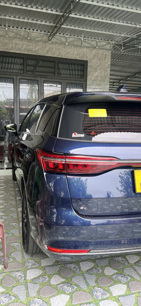 BYD M6 Điện - Ngoại thất 3