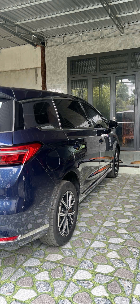 BYD M6 Điện - Ngoại thất 2