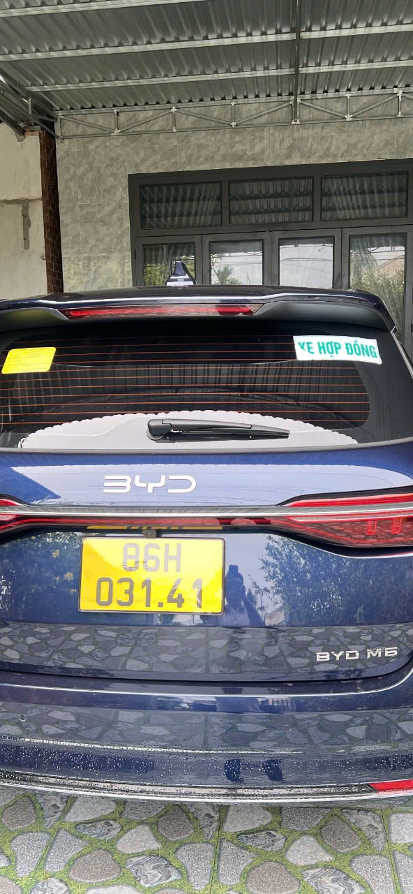 BYD M6 Điện - Ngoại thất 1