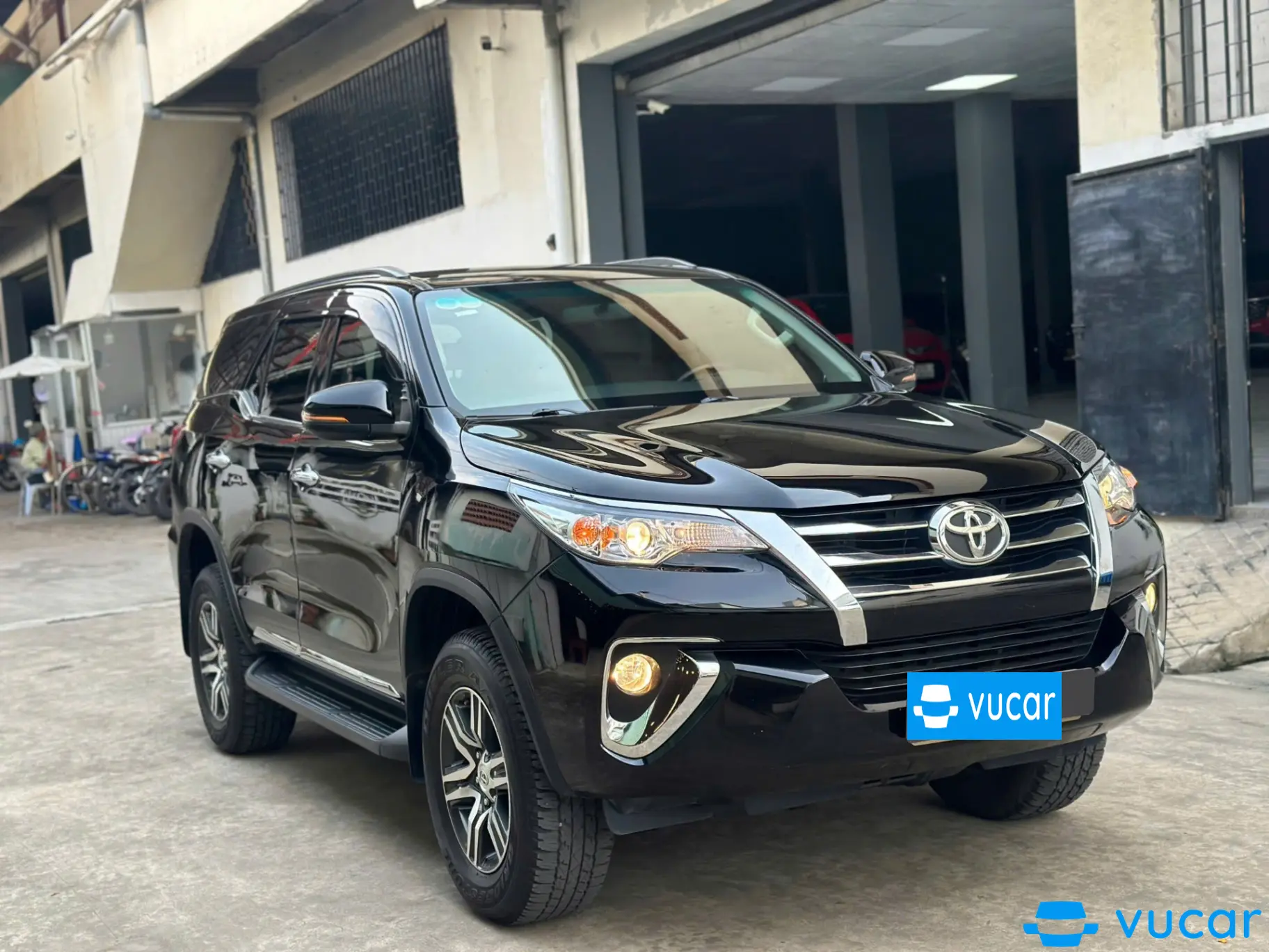 Ford Fortuner Dầu tự động 2020 - Ngoại thất 1