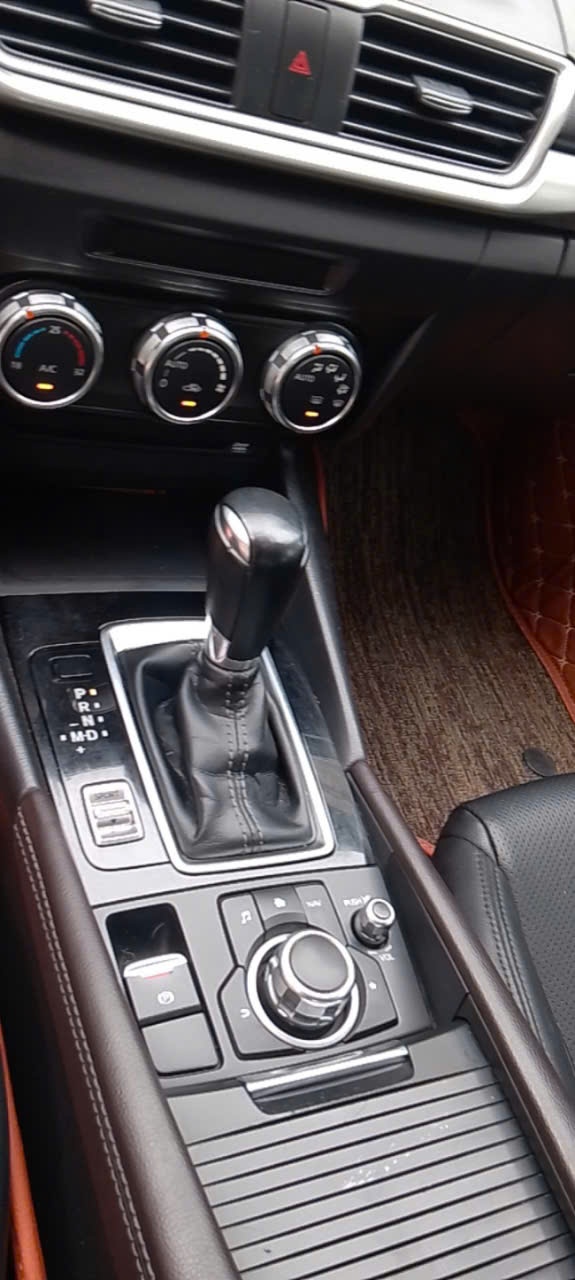 Mazda 3 1.5 AT 2018 - Nội thất 5