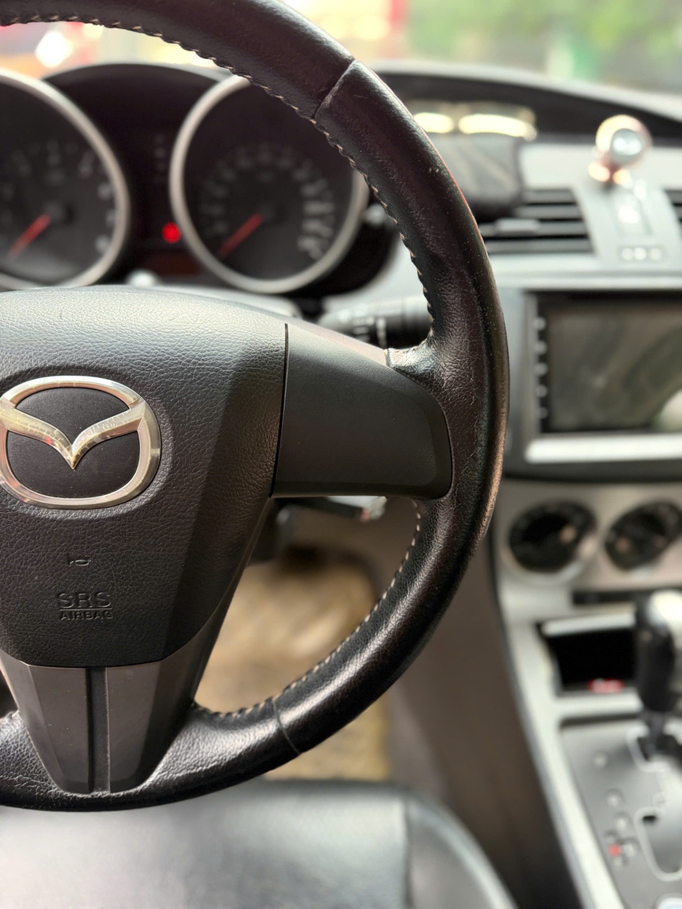 Mazda 3 1.5 AT 2010  - Nội thất 2