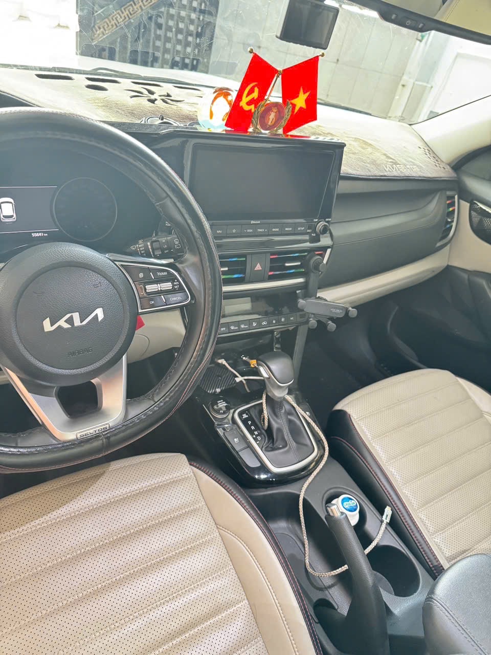 Kia Seltos Premium 1.6 AT 2022 - Nội thất 3