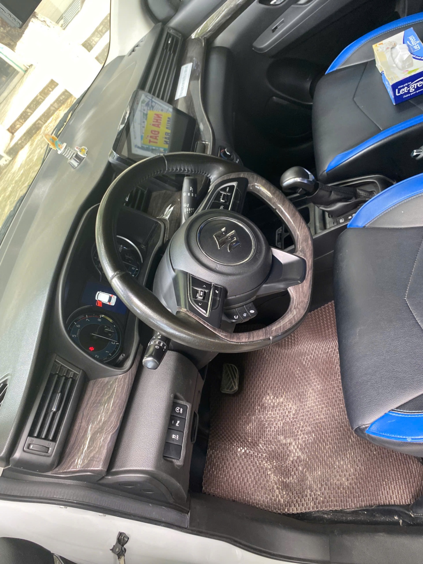 Suzuki Ertiga Hybrid 1.5 AT 2022. - Nội thất 1