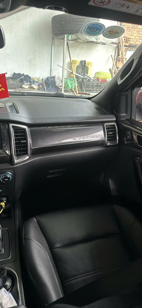 Ford Everest Titanium 2021 - Nội thất 1