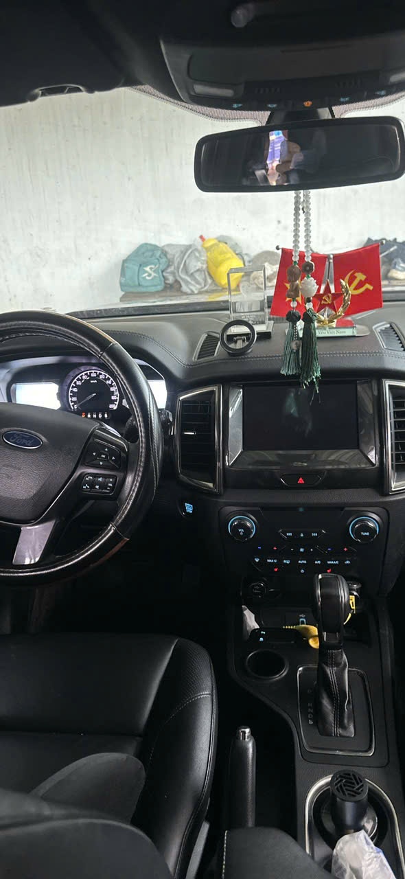 Ford Everest Titanium 2021 - Nội thất 4
