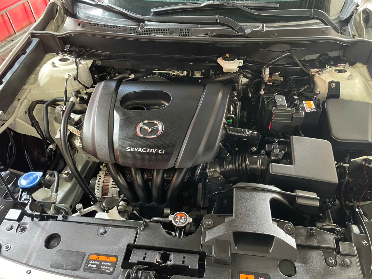 Mazda CX3 2023 - Khoang động cơ 5