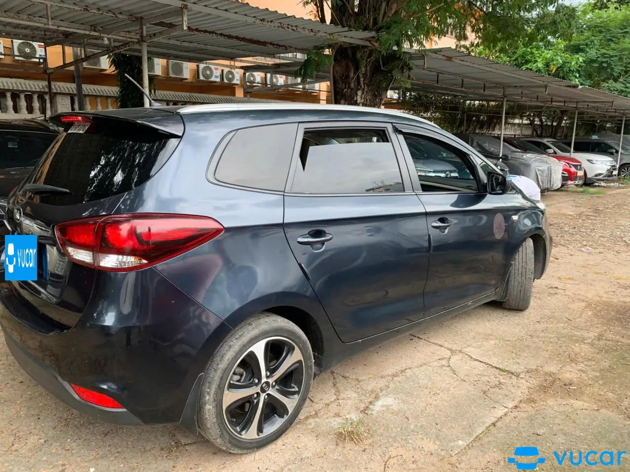 Kia Rondo số sàn 2017 - Ngoại thất 6