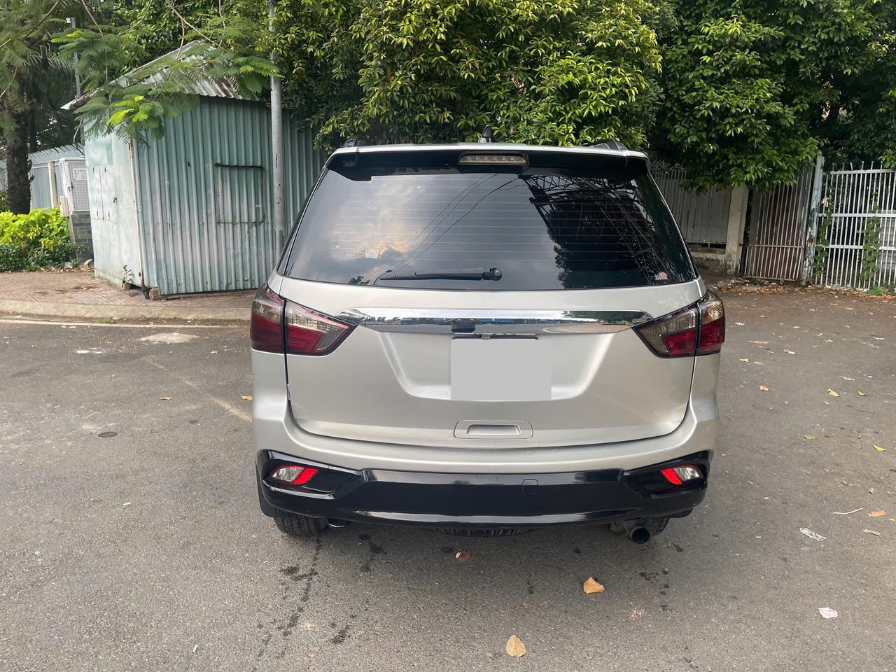 Isuzu Mu-x 1.9 MT 2019 - Ngoại thất 3