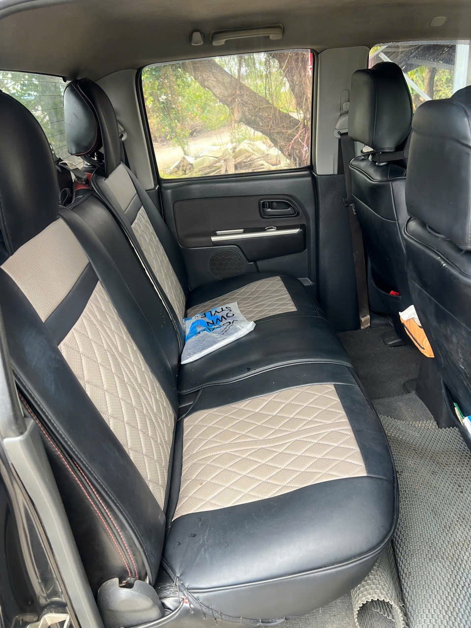 isuzu dmax AT 2011 - Nội thất 1