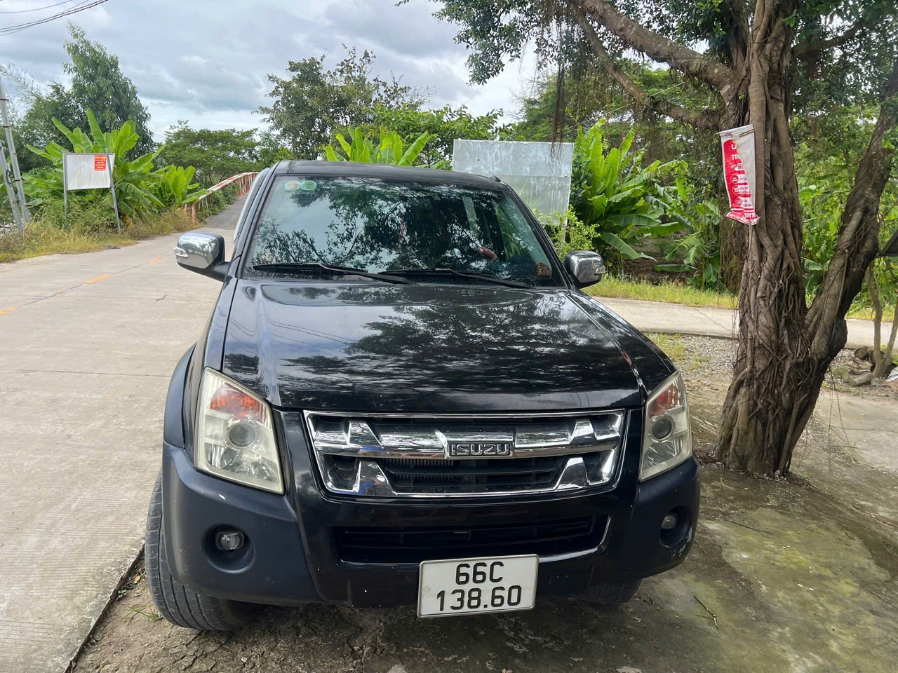 isuzu dmax AT 2011