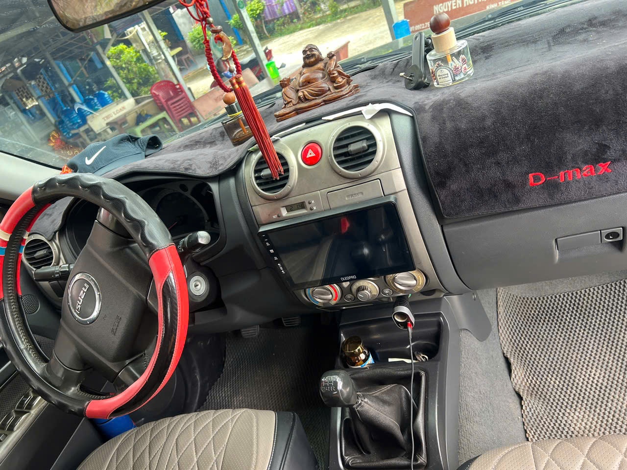 isuzu dmax AT 2011 - Nội thất 2