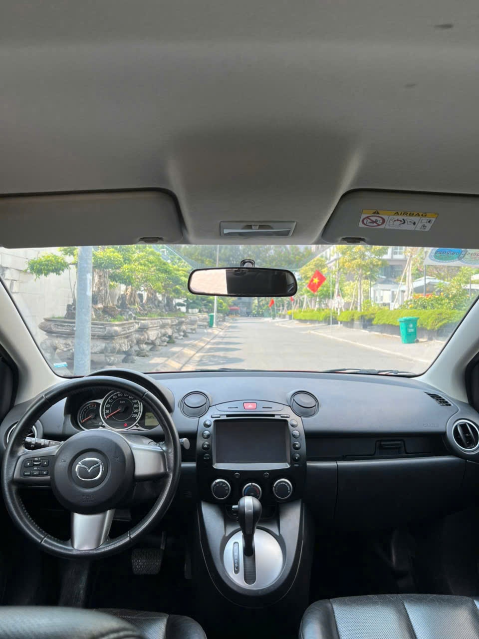 Mazda 2s 2015 màu đỏ - Nội thất 12