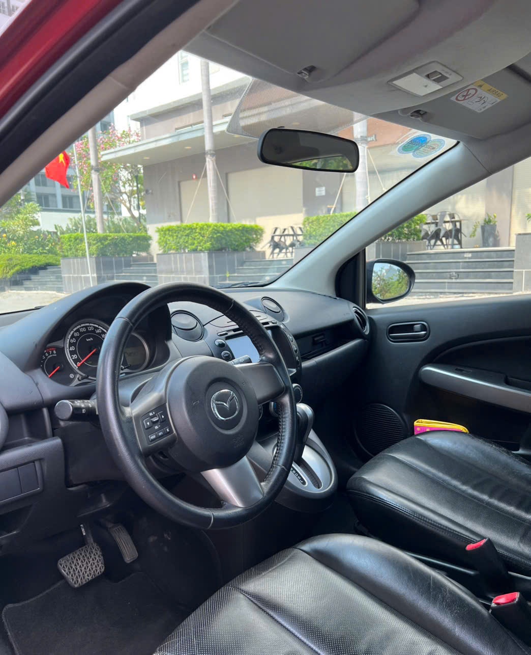 Mazda 2s 2015 màu đỏ - Nội thất 13