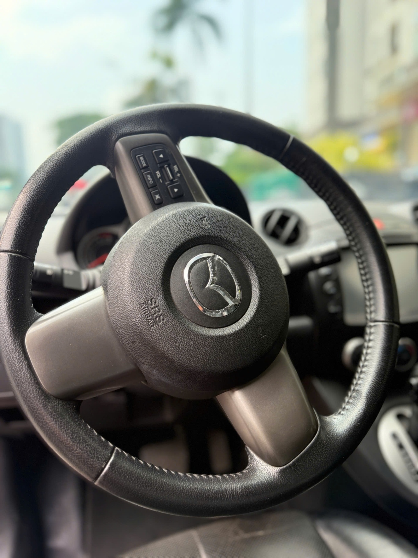 Mazda 2s 2015 màu đỏ - Nội thất 5