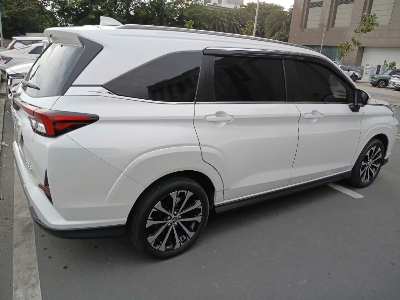 Toyota Vios Top trắng ngọc trai 2024 - Ngoại thất 1