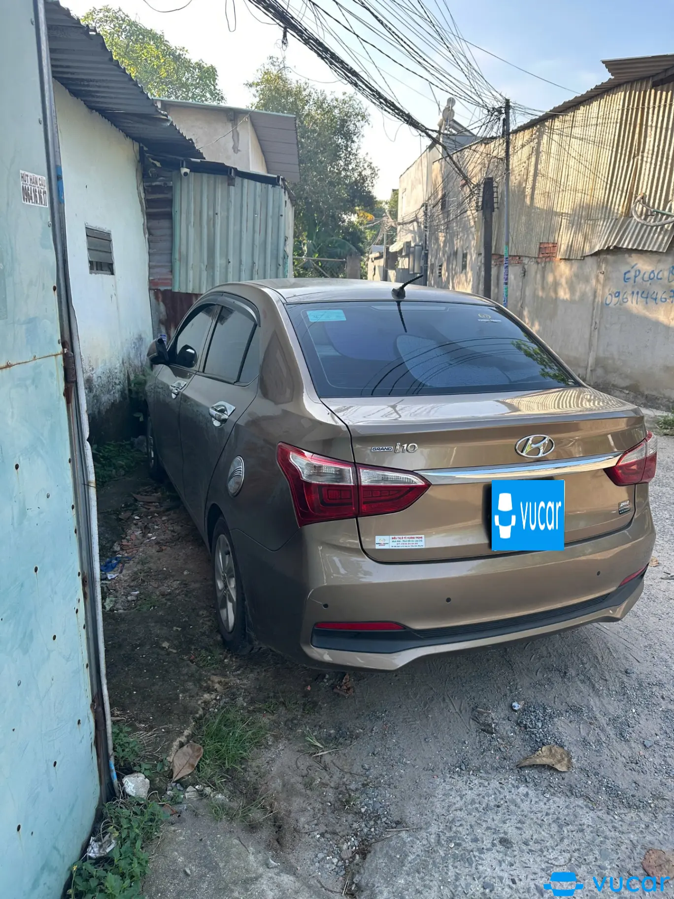 Hyundai i10 AT 2018 màu vàng cát - Ngoại thất 2
