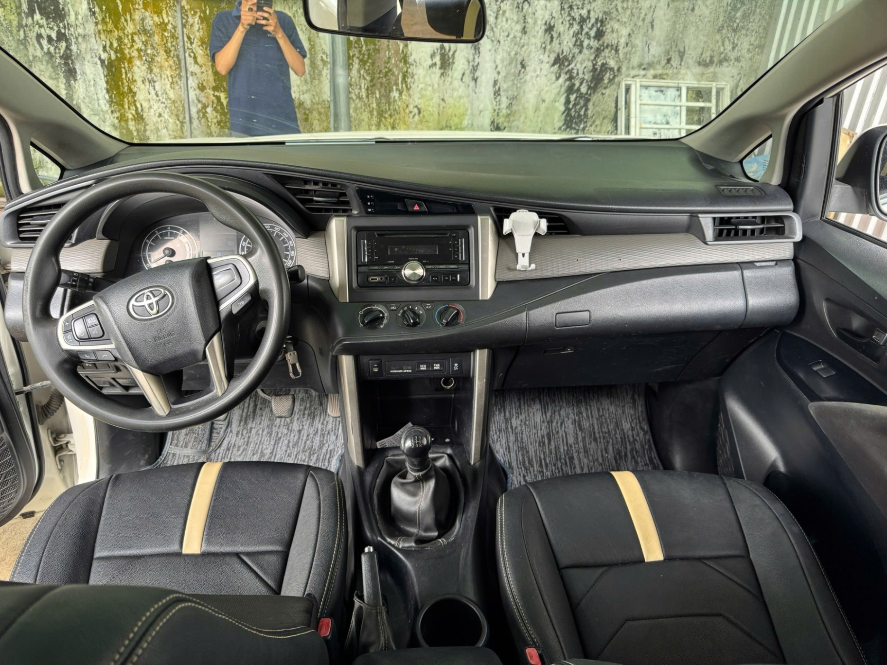 Toyota Innova 2.0E 2018 - Nội thất 3