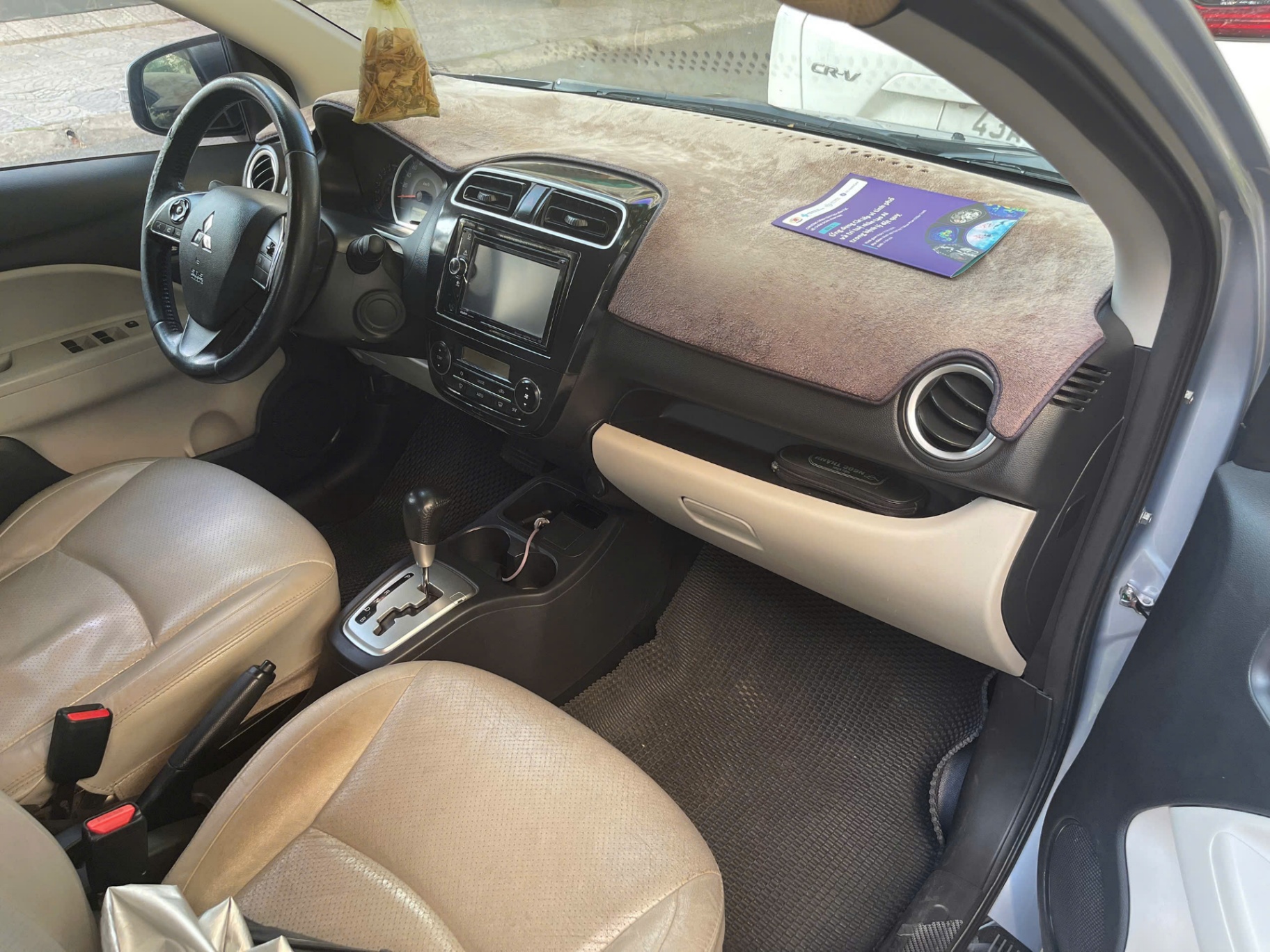 Mitsubishi Attrage CVT 2015 - Nội thất 2