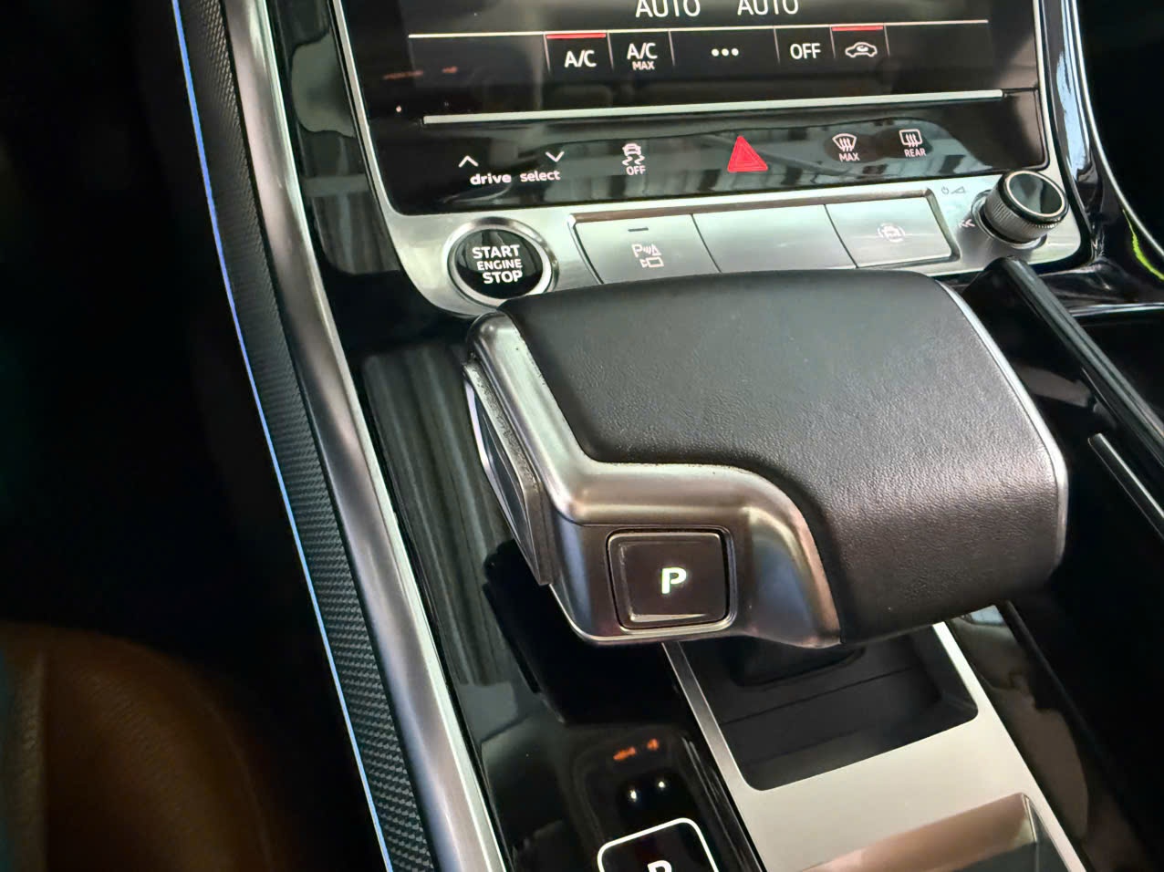 Audi Q8 55 TFSI S-Line Quattro 2020 - Nội thất 17