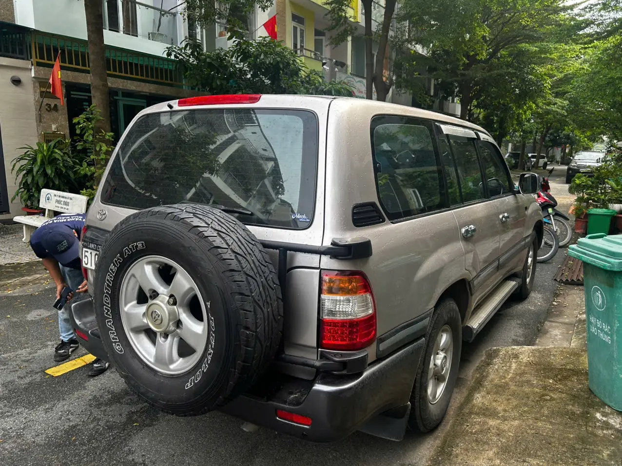 Toyota Land Cruiser 2001 - Ngoại thất 12