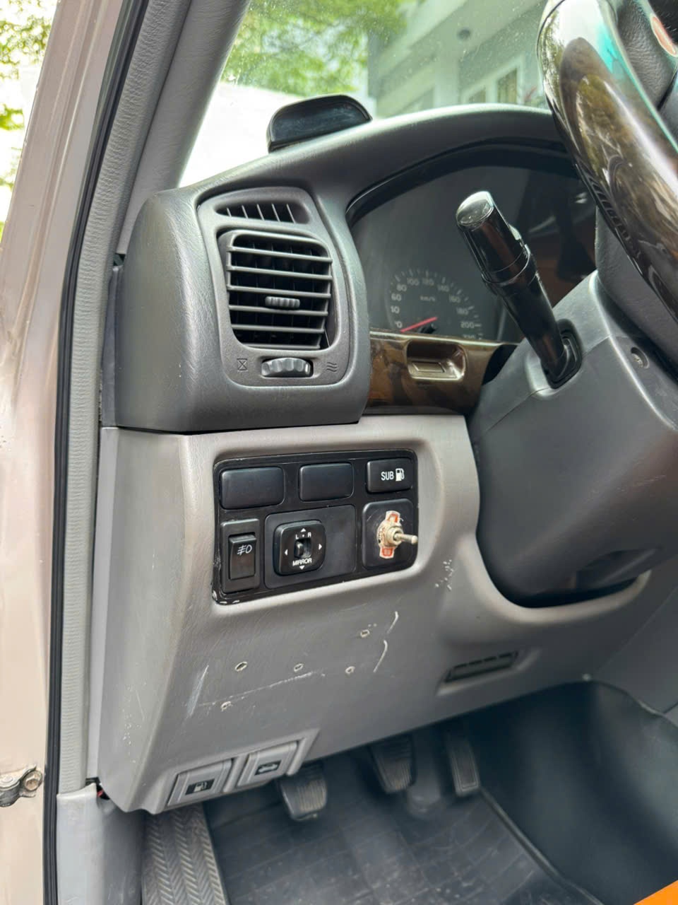 Toyota Land Cruiser 2001 - Nội thất 9
