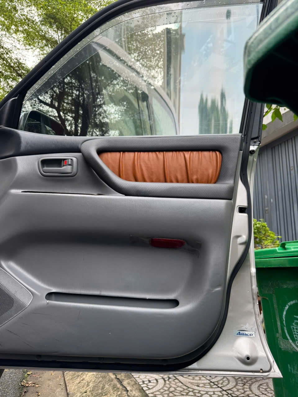 Toyota Land Cruiser 2001 - Nội thất 12