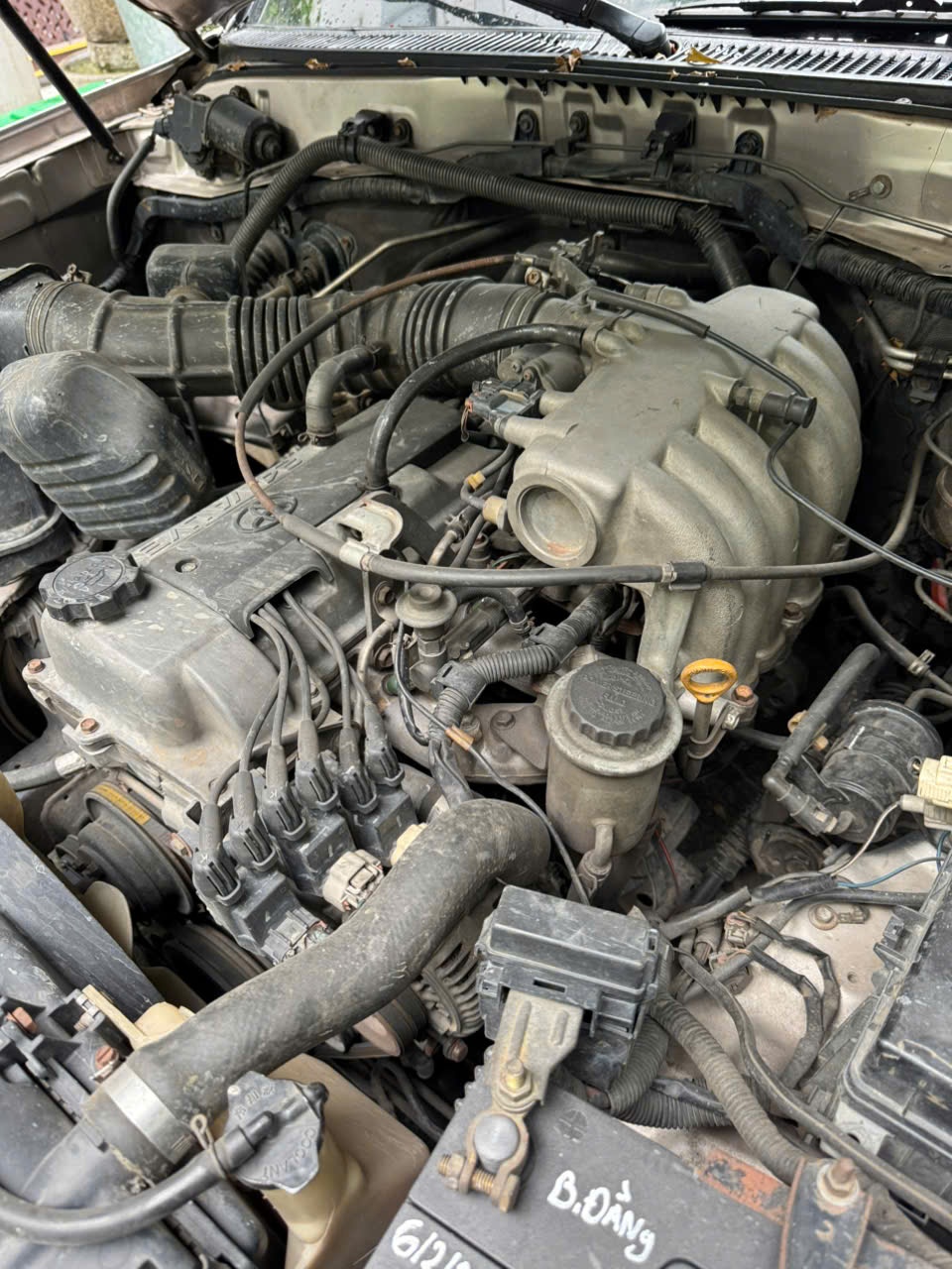 Toyota Land Cruiser 2001 - Khoang động cơ 8