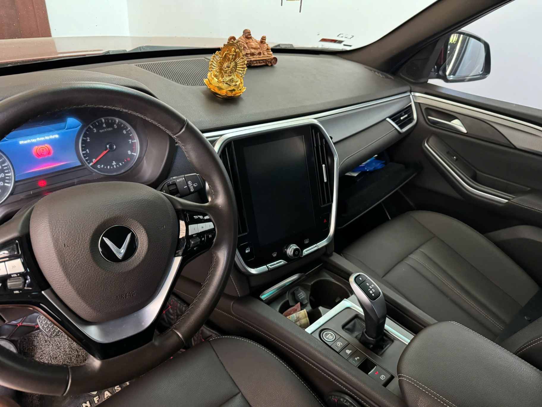 Vinfast Lux SA 2.0 2021 - Nội thất 2