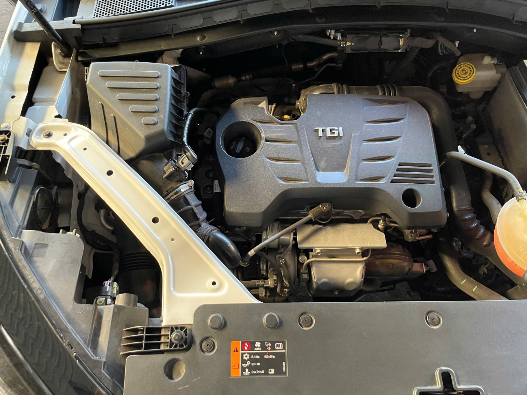 MG HS lux 2024 - Khoang động cơ 3